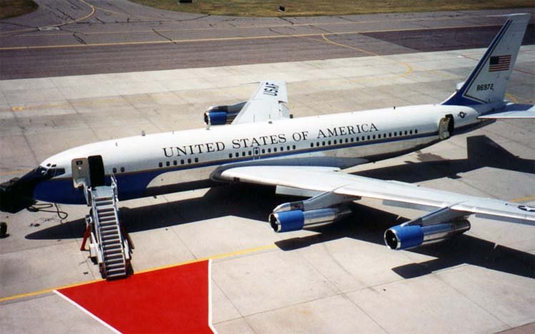 C-137 Stratoliner