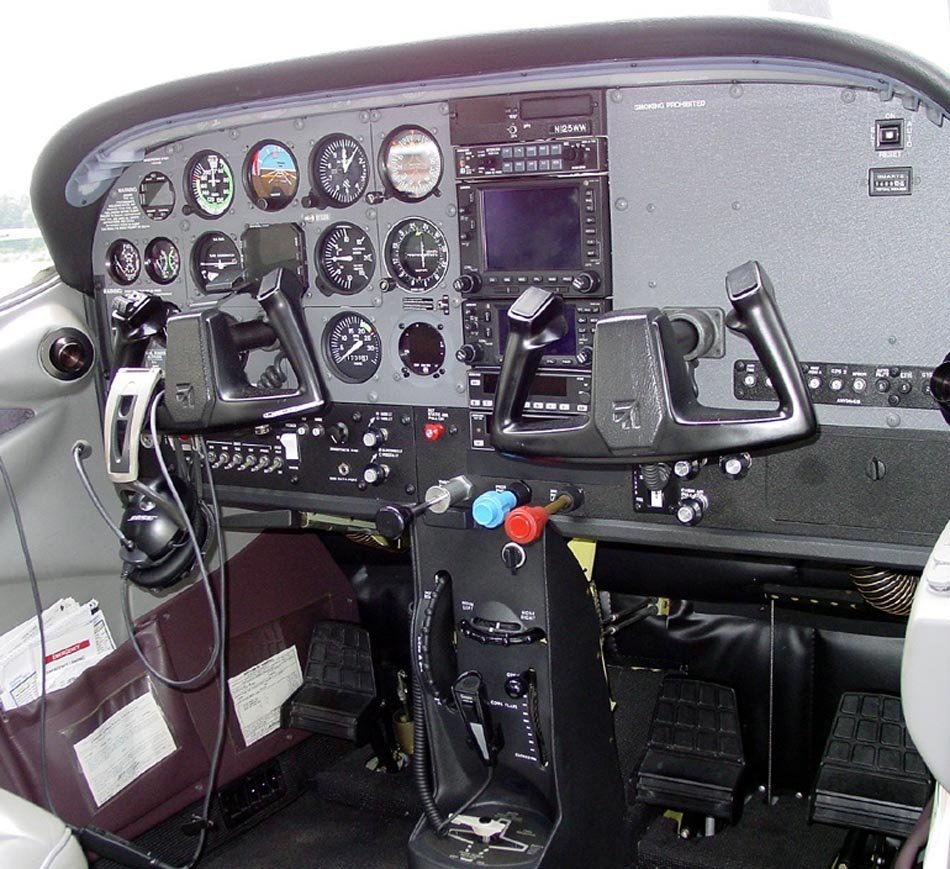 Cessna 182S Skyline