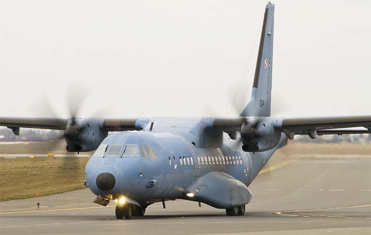 C.295 avión de transporte militar