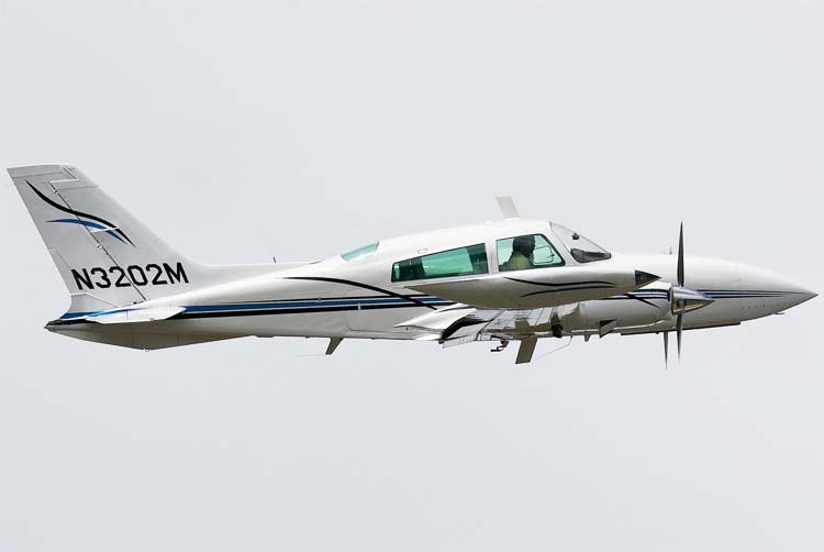 Cessna 310 avión ligero bimotor