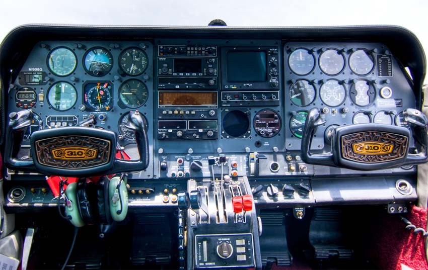 Cessna 310 avión ligero bimotor