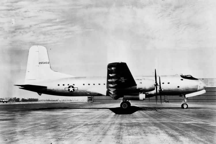 Avión de transporte militar C-74 Globemaster I