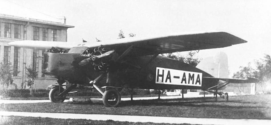 Caproni Ca.101 trimotor aircraft